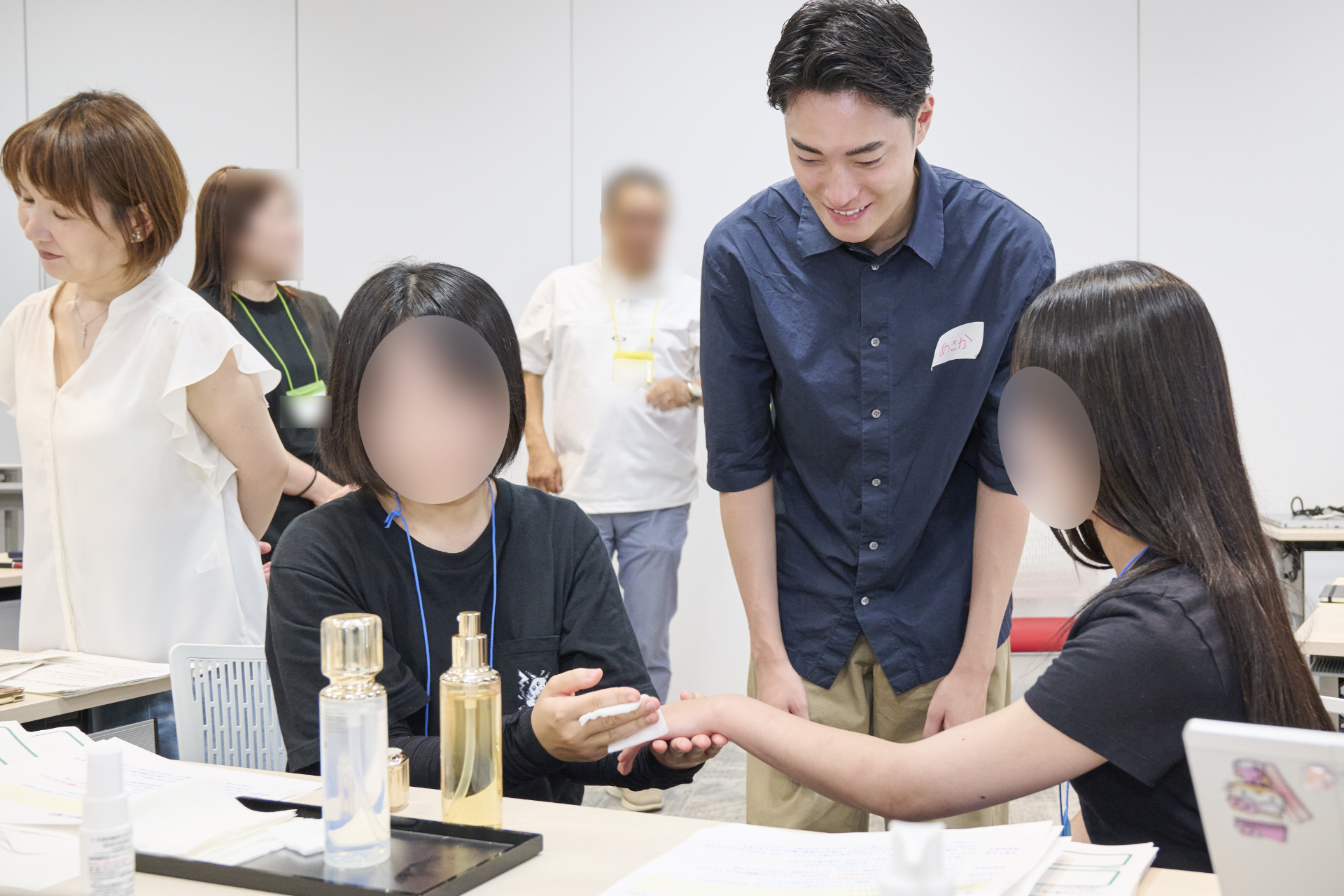 化粧品販売員体験 化粧品販売員体験